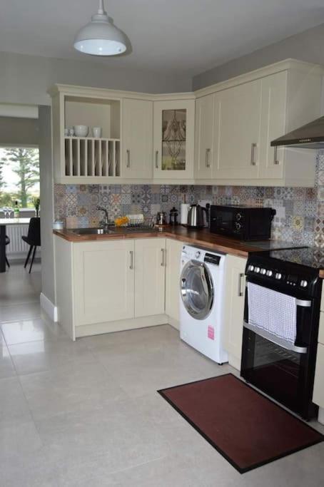 Twin Lake View - Bungalow In Pontoon 福克斯福德 外观 照片